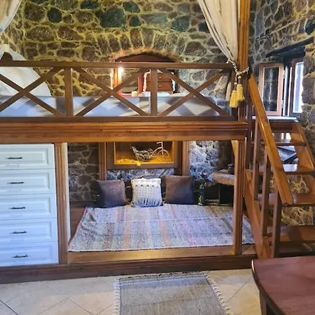 Annas Cozy Kalymnos Tatil Evi *