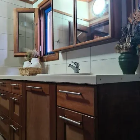 Annas Cozy Kalymnos Tatil Evi *